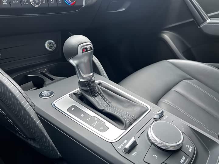 35TFSI Fashion Dynamic Edition 10