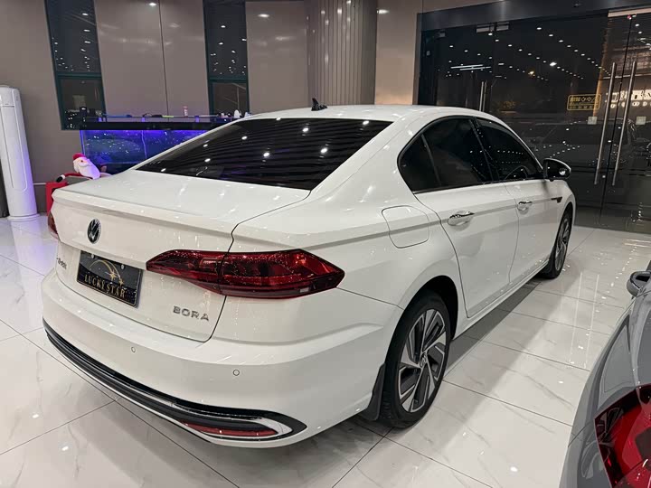 200TSI DSG Family Sedan 5