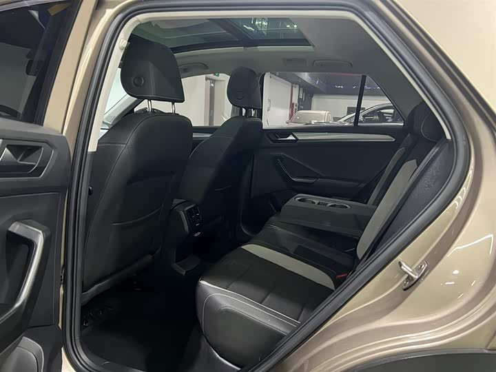 280TSI DSG Two-wheel Drive Elite PLUS 9