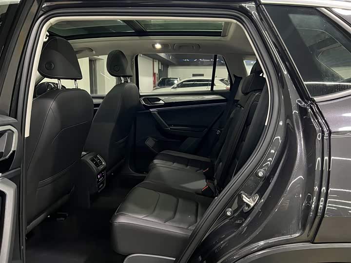 Used Car Volkswagen Tayron 1.4T 150HP 7DCT FWD Luxury SUV Car Used Vehicle Inspection Report China Wholesale 10