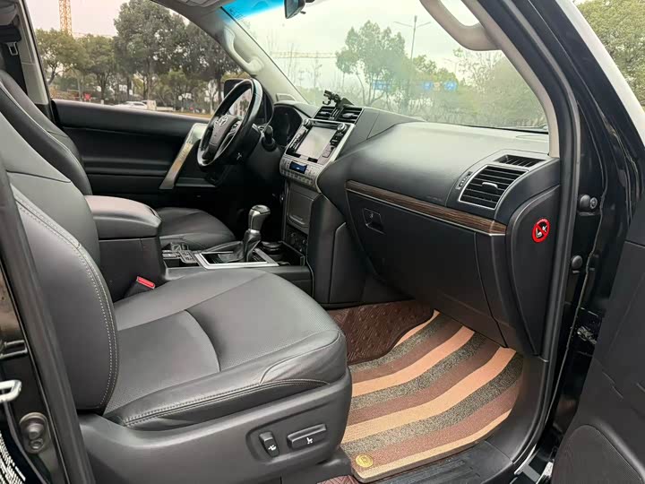 Left Drive Gasoline SUV 6