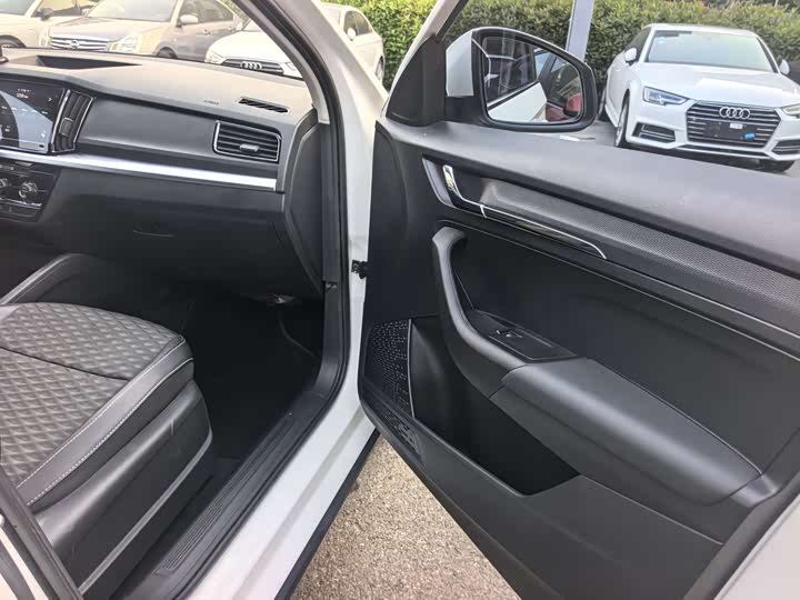 1.5L 330TSI 109PS L4 6AT High Speed 5 Seats SUV Gasoline Car 10