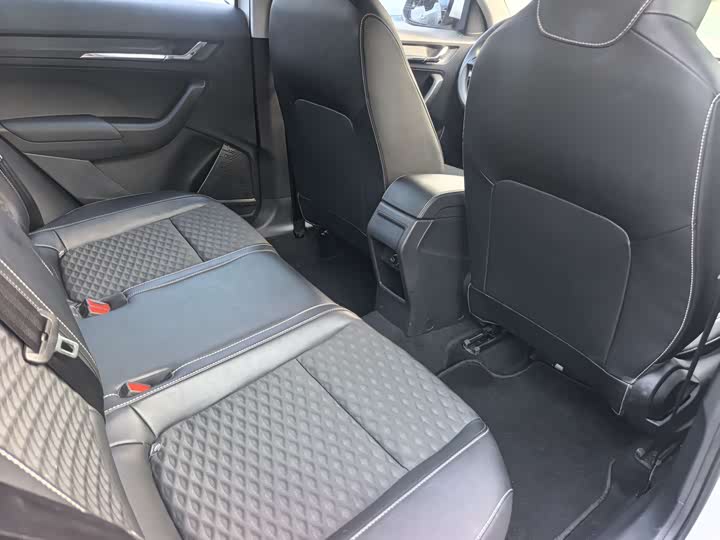 1.5L 330TSI 109PS L4 6AT High Speed 5 Seats SUV Gasoline Car 9