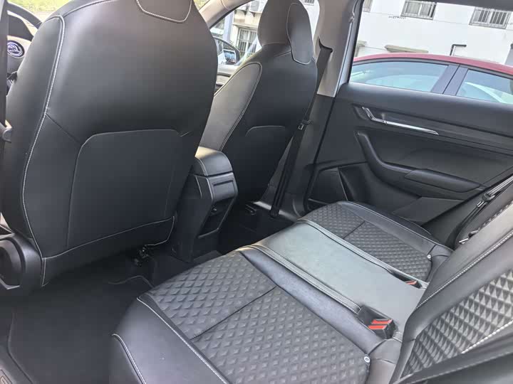 1.5L 330TSI 109PS L4 6AT High Speed 5 Seats SUV Gasoline Car 14