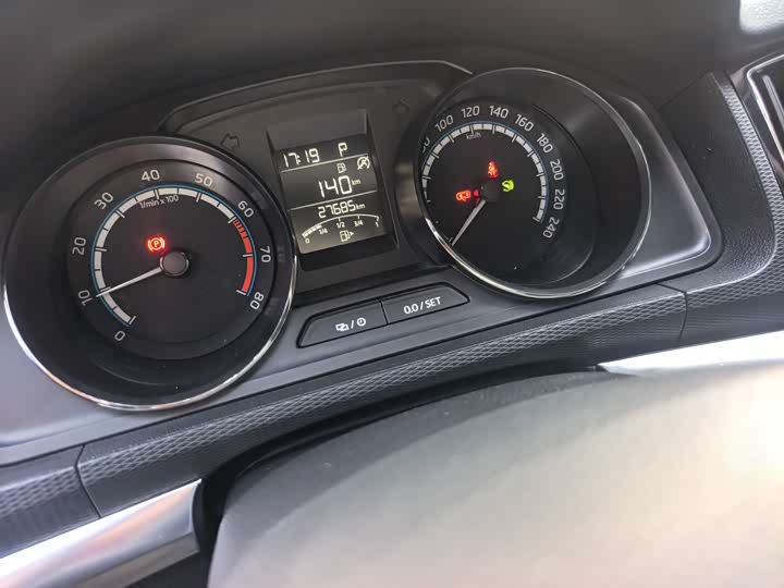 1.5L 330TSI 109PS L4 6AT High Speed 5 Seats SUV Gasoline Car 17