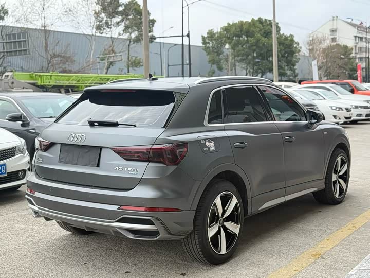 Audi Q3 35-45 TFSI Sportback, left-hand drive, cost-effective, ready stock in China. 8