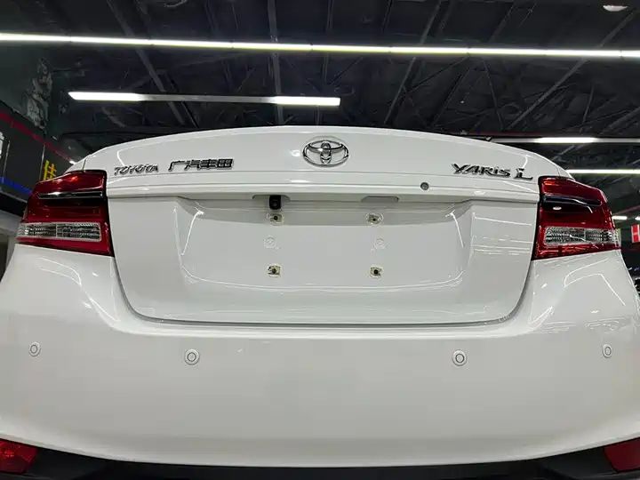 2017-2022 Yaris L Sedan, 1.5L CVT, Left Hand Drive, Gasoline, Dark Interior, R15 Tires, Fabric Seats 17