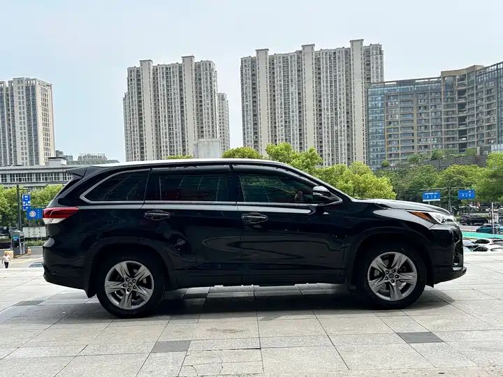 Toyota Highlander Used Vehicle - 2.0T 4WD Luxury Edition 7 Seats Safety Inspected 4x4 Capability 7