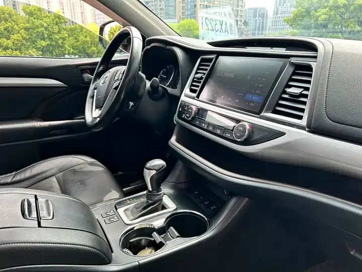Toyota Highlander Used Vehicle - 2.0T 4WD Luxury Edition 7 Seats Safety Inspected 4x4 Capability 10