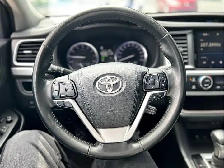 Toyota Highlander Used Vehicle - 2.0T 4WD Luxury Edition 7 Seats Safety Inspected 4x4 Capability 12