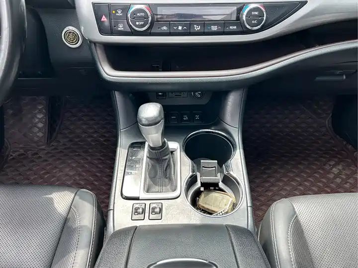 Toyota Highlander Used Vehicle - 2.0T 4WD Luxury Edition 7 Seats Safety Inspected 4x4 Capability 13
