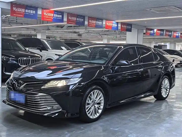 Toyota Camry 2.0L/2.5L CVT/8AT FWD 5-Seater Mid-Size Sedan LHD Euro 6 Fuel Wholesale Used Cars - Image 1