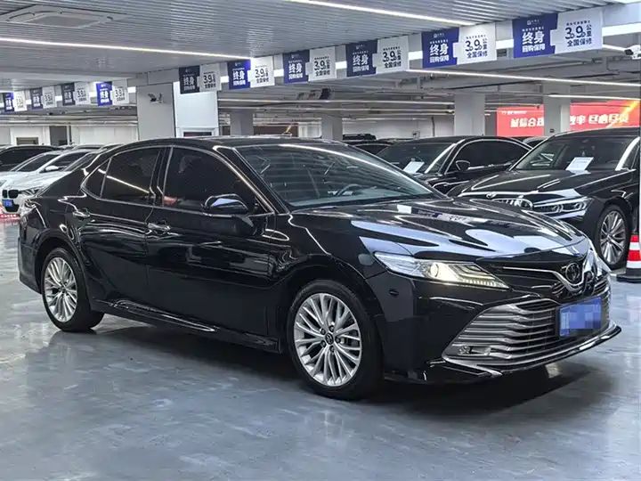 Toyota Camry 2.0L/2.5L CVT/8AT FWD 5-Seater Mid-Size Sedan LHD Euro 6 Fuel Wholesale Used Cars 3
