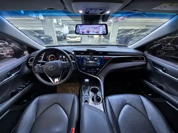 Toyota Camry 2.0L/2.5L CVT/8AT FWD 5-Seater Mid-Size Sedan LHD Euro 6 Fuel Wholesale Used Cars 5