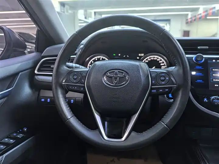 Toyota Camry 2.0L/2.5L CVT/8AT FWD 5-Seater Mid-Size Sedan LHD Euro 6 Fuel Wholesale Used Cars 6