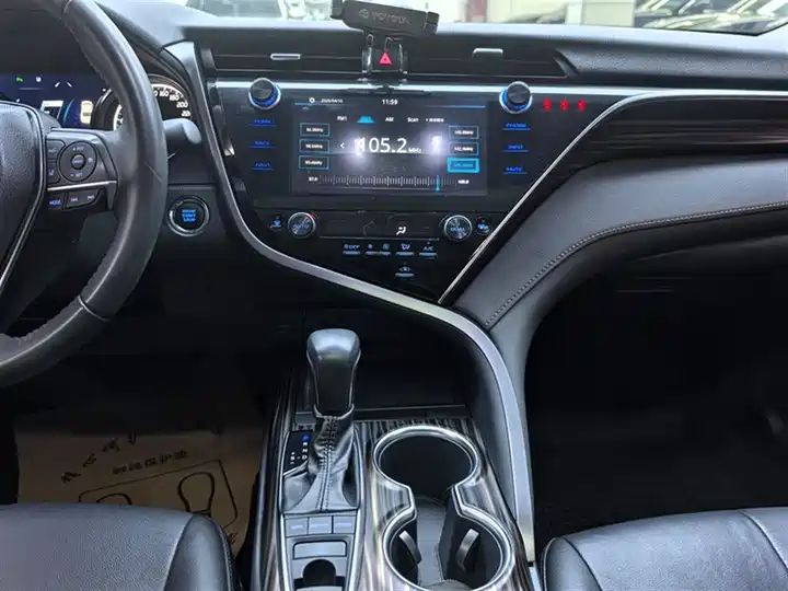 Toyota Camry 2.0L/2.5L CVT/8AT FWD 5-Seater Mid-Size Sedan LHD Euro 6 Fuel Wholesale Used Cars 7
