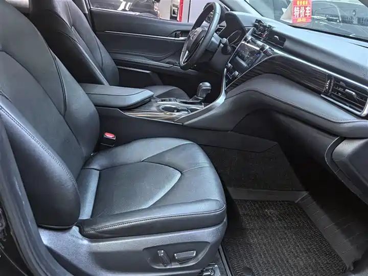 Toyota Camry 2.0L/2.5L CVT/8AT FWD 5-Seater Mid-Size Sedan LHD Euro 6 Fuel Wholesale Used Cars 12