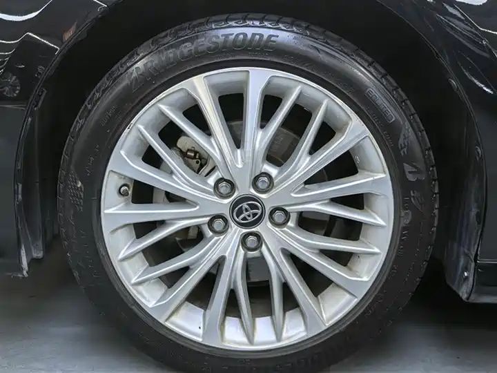Toyota Camry 2.0L/2.5L CVT/8AT FWD 5-Seater Mid-Size Sedan LHD Euro 6 Fuel Wholesale Used Cars 13