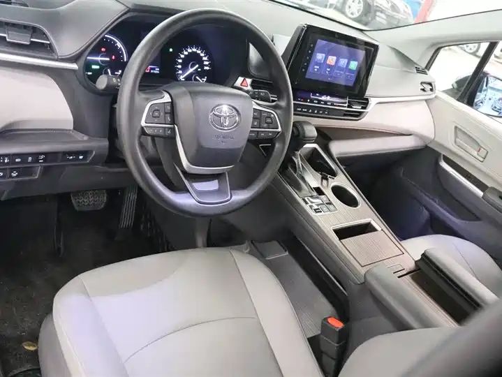 2.5L Hybrid Comfort Edition | Chinese Used Car Export | Customizable 11