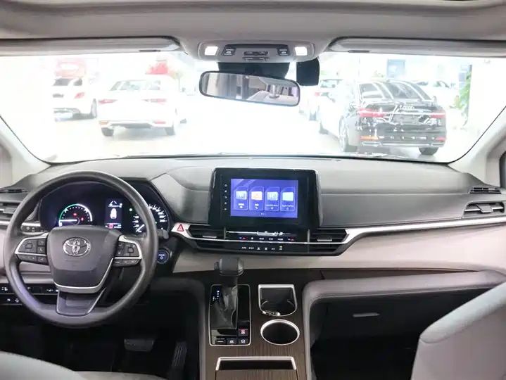 2.5L Hybrid Comfort Edition | Chinese Used Car Export | Customizable 18
