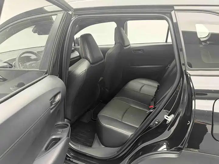 2.0L Turbo Automatic Petrol Compact SUV Euro VI Left Hand Drive Used Car From China 5