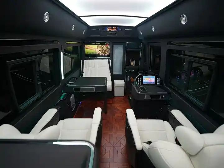 2015-2024, 30 Seats, Chinese Used Car Export, Customizable Used Bus Vehicle 3
