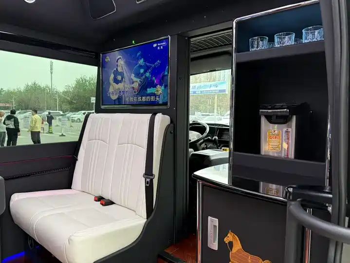 2015-2024, 30 Seats, Chinese Used Car Export, Customizable Used Bus Vehicle 10