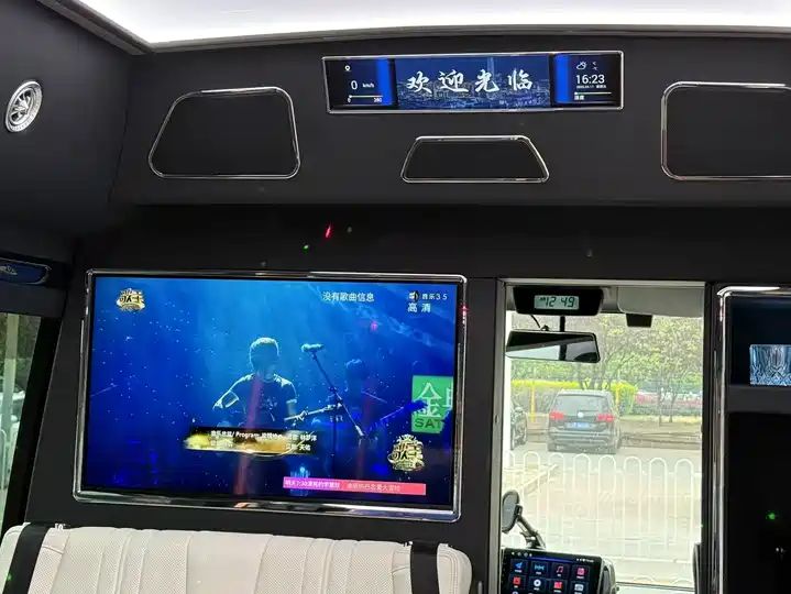 2015-2024, 30 Seats, Chinese Used Car Export, Customizable Used Bus Vehicle 16