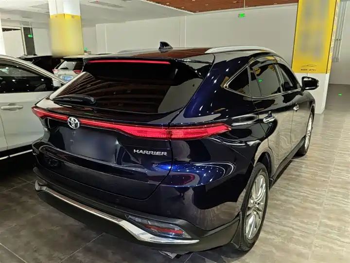 AWD, Leather Seats, Dark Interior, Aluminum Alloy Roof Rack, Left Hand Drive, Chinese Used Car Export, Customizable 7
