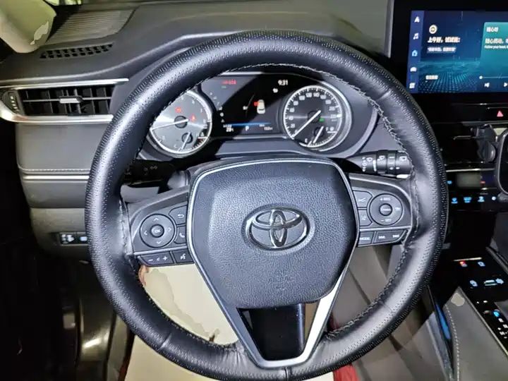 AWD, Leather Seats, Dark Interior, Aluminum Alloy Roof Rack, Left Hand Drive, Chinese Used Car Export, Customizable 10