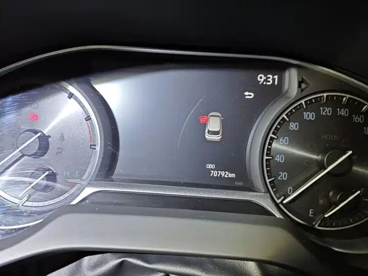 AWD, Leather Seats, Dark Interior, Aluminum Alloy Roof Rack, Left Hand Drive, Chinese Used Car Export, Customizable 11