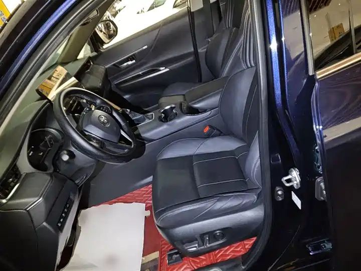 AWD, Leather Seats, Dark Interior, Aluminum Alloy Roof Rack, Left Hand Drive, Chinese Used Car Export, Customizable 14
