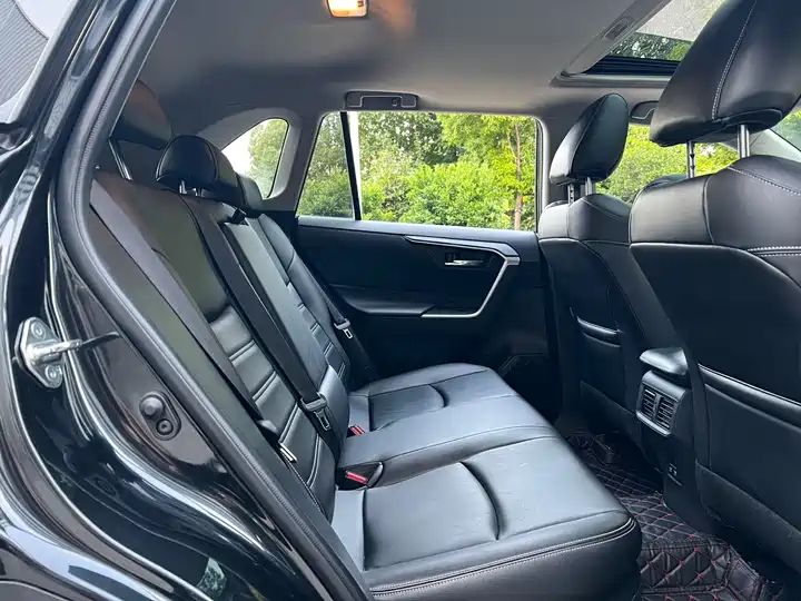 2016-2023, Well Maintained SUV, Strong Build Quality, Chinese Used Car Export, Customizable 13