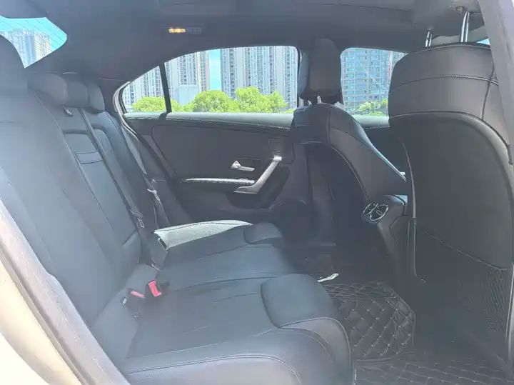 Hot Sale 2019-2025 Used Mercedes-Benz A200 Sedan 14