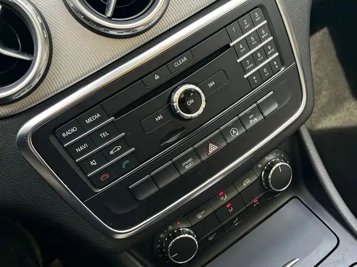 Hot Sale 2016 Used Mercedes-Benz GLA200, Customization Supported 16