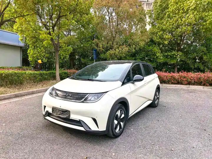 420km CLTC Fashion Edition, Pure BEV Chinese Used Car for Global Export - Image 1