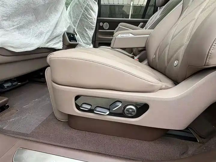 Range EV AITO M9 2025 Max Trim 5-Seat 52kWh, Equipped with Top-spec 896-Line QianKun LiDAR, Second Hand New Energy Car Global Export 13
