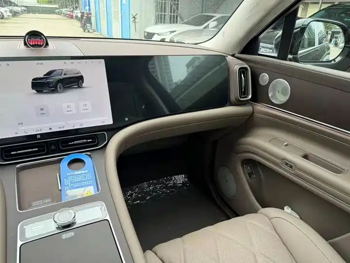 Range EV AITO M9 2025 Max Trim 5-Seat 52kWh, Equipped with Top-spec 896-Line QianKun LiDAR, Second Hand New Energy Car Global Export 19