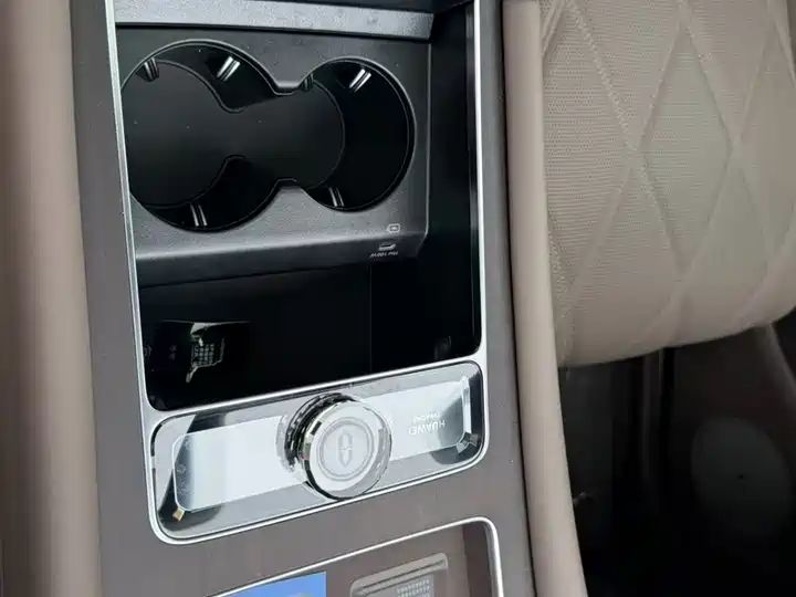 Range EV AITO M9 2025 Max Trim 5-Seat 52kWh, Equipped with Top-spec 896-Line QianKun LiDAR, Second Hand New Energy Car Global Export 23