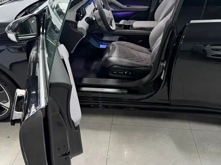 2026 Clean Parks Edition, 100kWh Battery Pure Electric 5-Seat Luxury Sedan, Chinese Pre-owned EV for Global Export 9