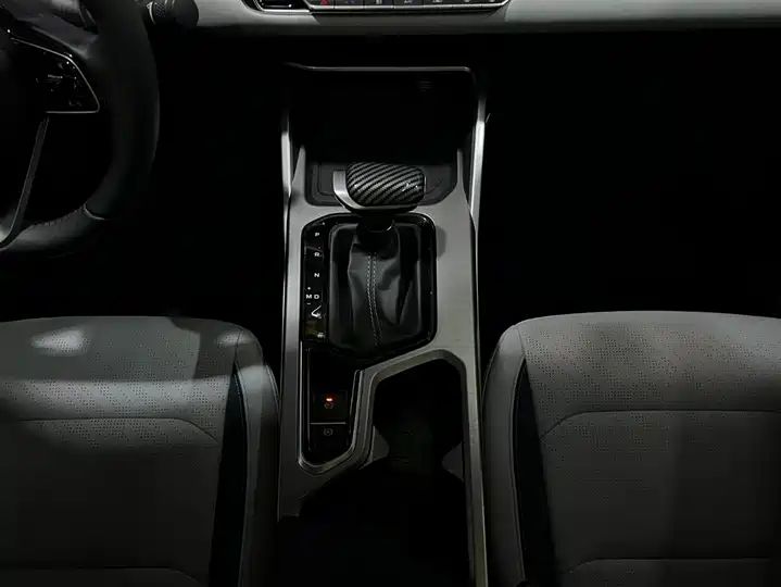 Fourth Generation 1.5L CVT Flagship, Wholesale Chinese Used Cars Export 15