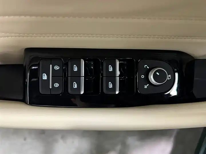 Oriental Shine 2.0TD Auto 4WD Wangyue Edition, Pre-owned Chinese SUV for Export 12