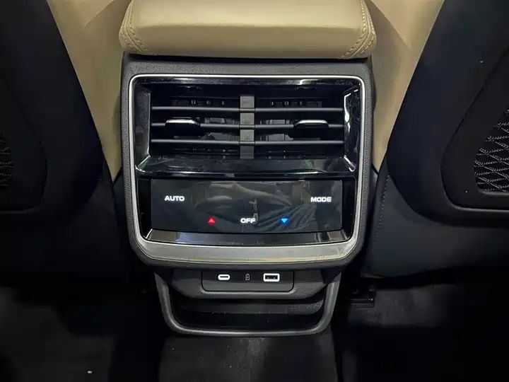 Oriental Shine 2.0TD Auto 4WD Wangyue Edition, Pre-owned Chinese SUV for Export 14