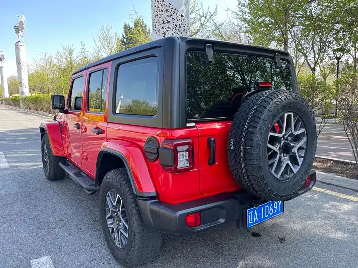 4-Door 2.0T Used Car From China For Export 4