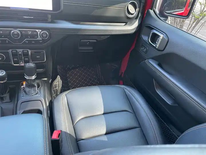 4-Door 2.0T Used Car From China For Export 7