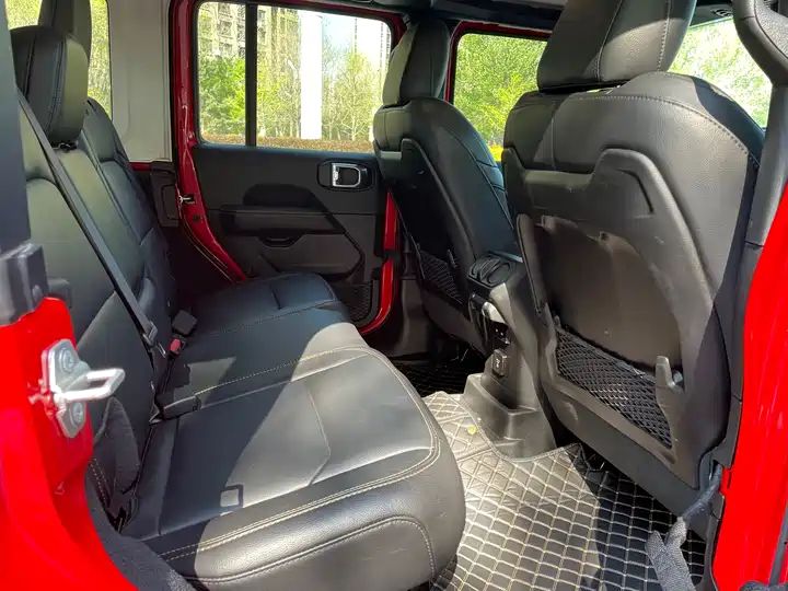 4-Door 2.0T Used Car From China For Export 8