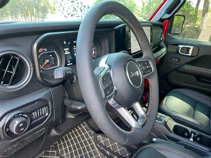 4-Door 2.0T Used Car From China For Export 9