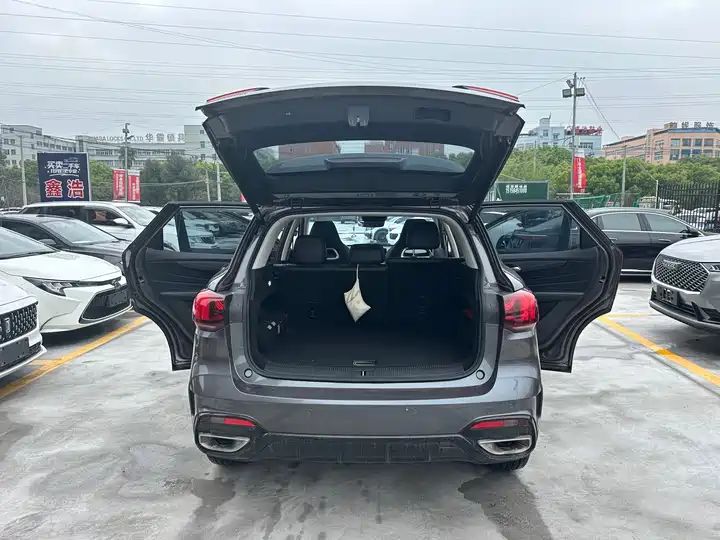 400TGI Automatic Two Wheel Drive Trophy Flagship Used Vehicle China Second Hand Car Export Worldwide 10