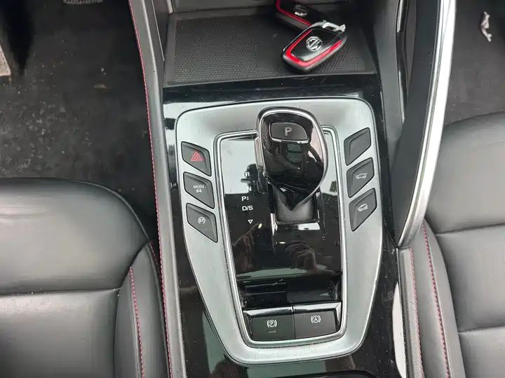400TGI Automatic Two Wheel Drive Trophy Flagship Used Vehicle China Second Hand Car Export Worldwide 13