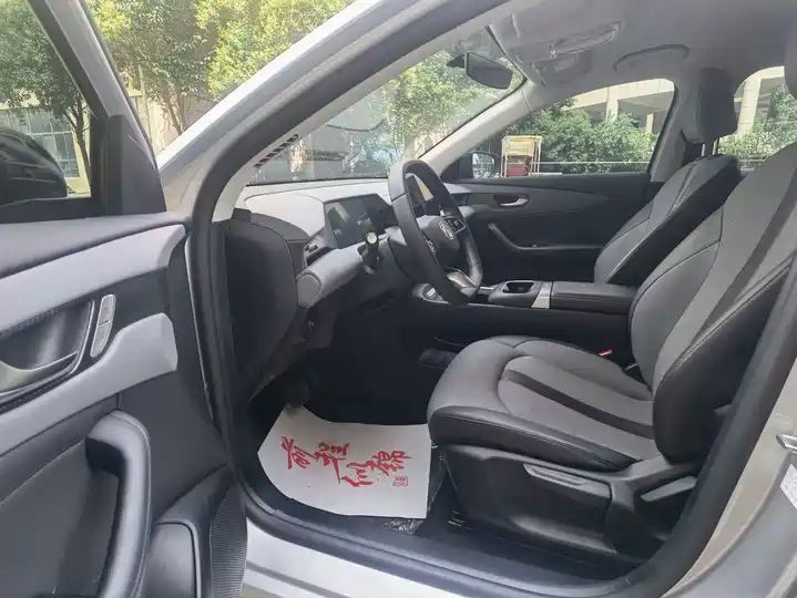 Model 515Pro RWD Pure EV Second Hand Vehicle China Used Electric Car Global Export 4